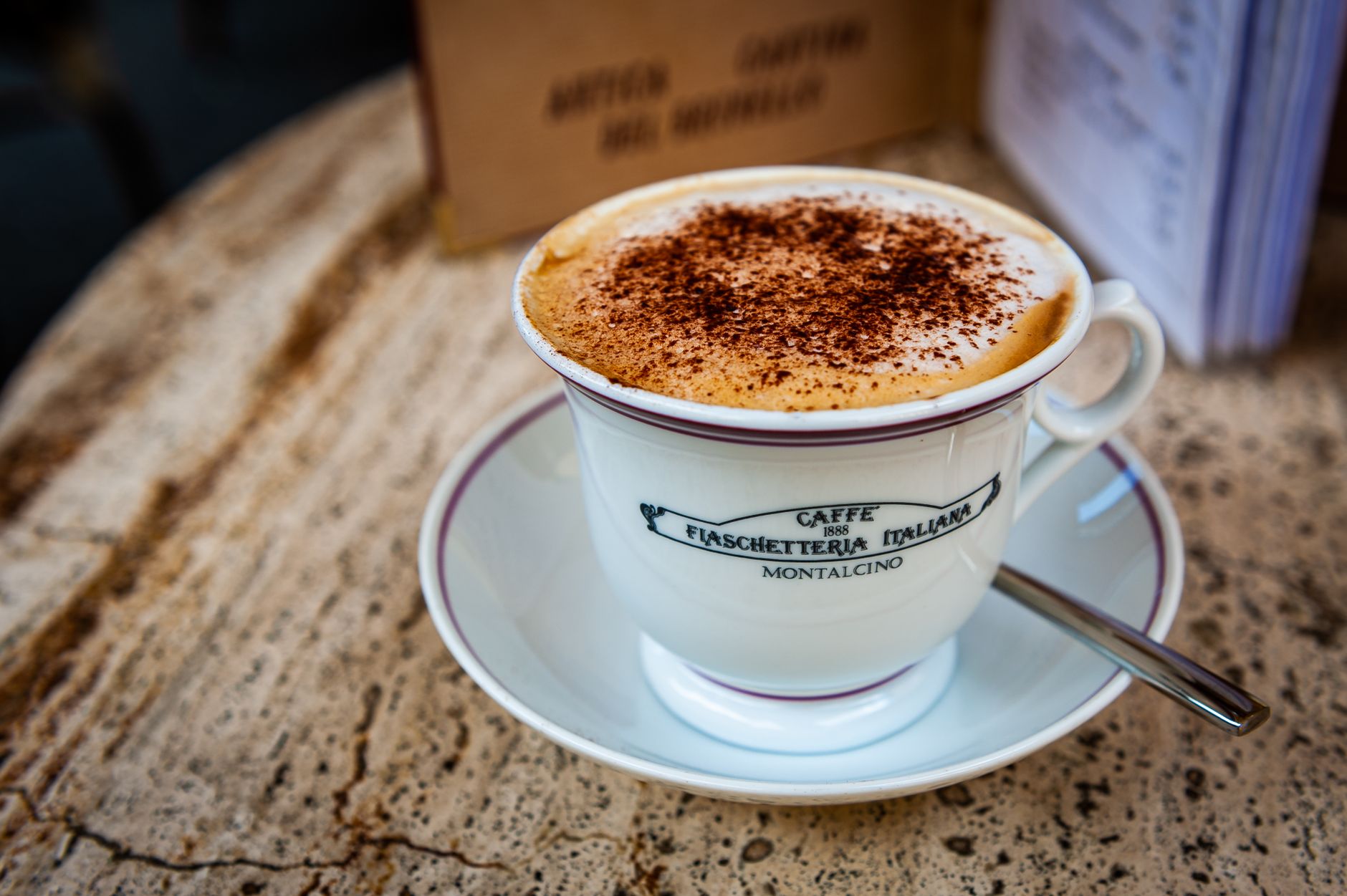 Come fare il mocaccino a casa: guida pratica
