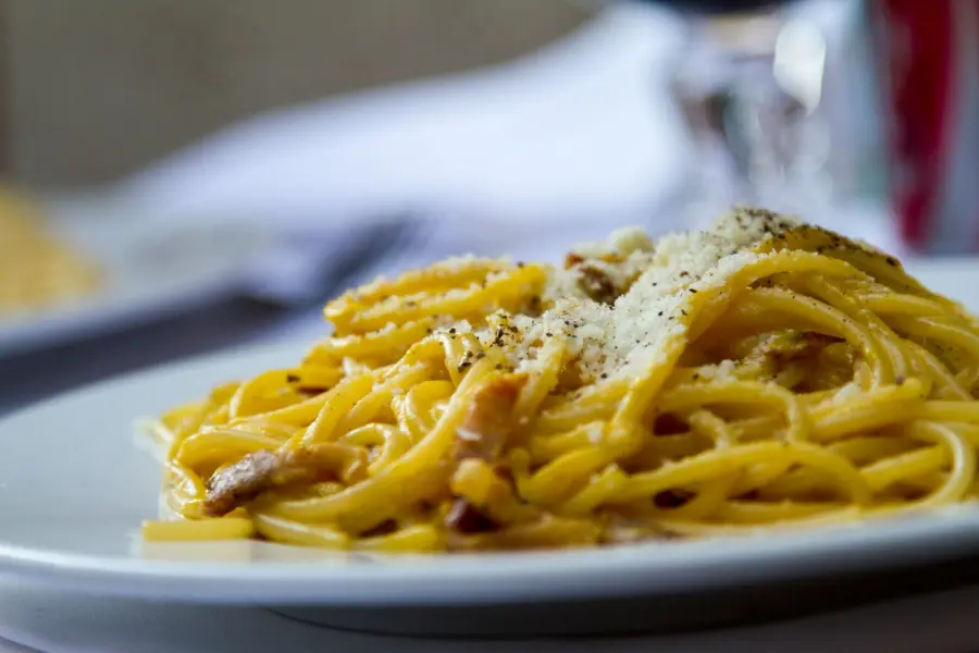 Carbonara perfetta: le regole che i romani non perdonano
