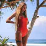 Come vestirsi trendy in estate: i must della bella stagione 2023