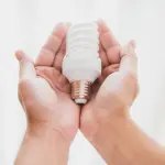 Come risparmiare sulla bolletta della luce con 5 semplici trucchi