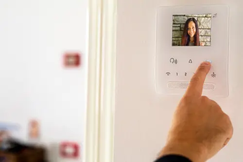 Come sostituire un citofono con un videocitofono