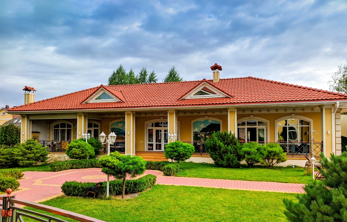 Come tagliare l’erba del prato: strumenti e suggerimenti