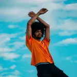 Come fare i capelli ricci uomo