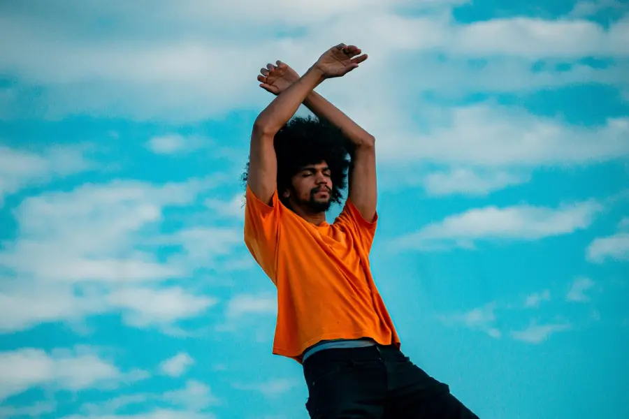 Come fare i capelli ricci uomo