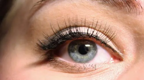 Come fare la laminazione ciglia, effetti e controindicazioni