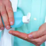 Come fare un disinfettante per le mani in casa - stile amuchina