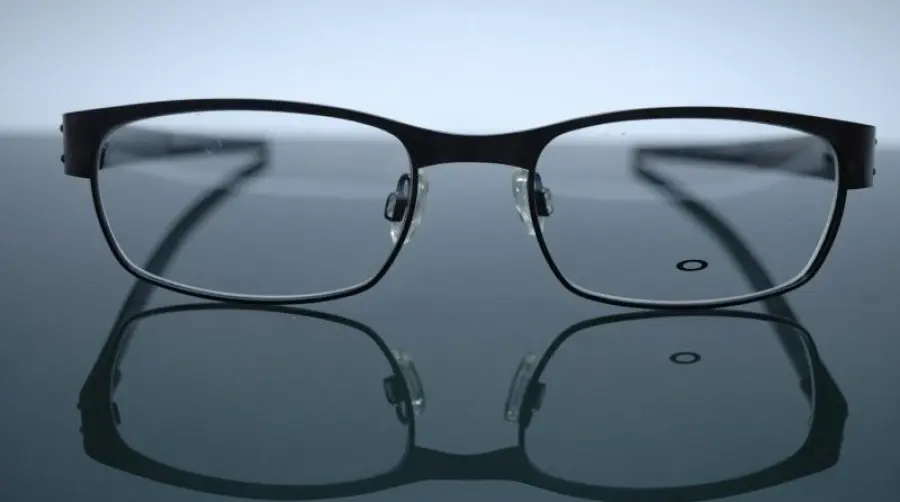 Come scegliere gli occhiali da vista in base alla forma del viso.