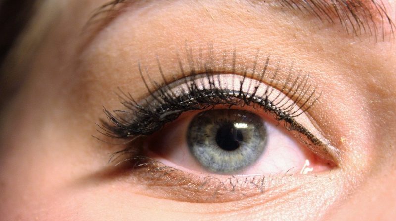 Come fare la laminazione ciglia, effetti e controindicazioni