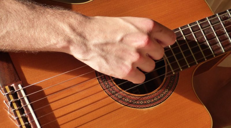 Come accordare la chitarra