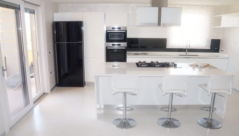 Come fare pavimenti in resina moderni e senza fughe