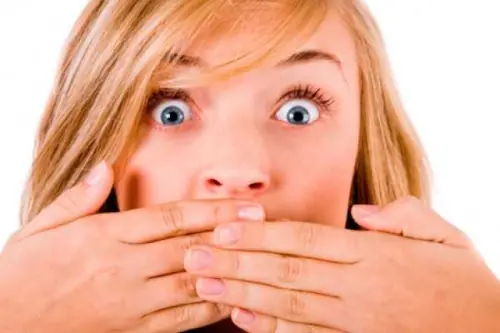 Come combattere l’alitosi