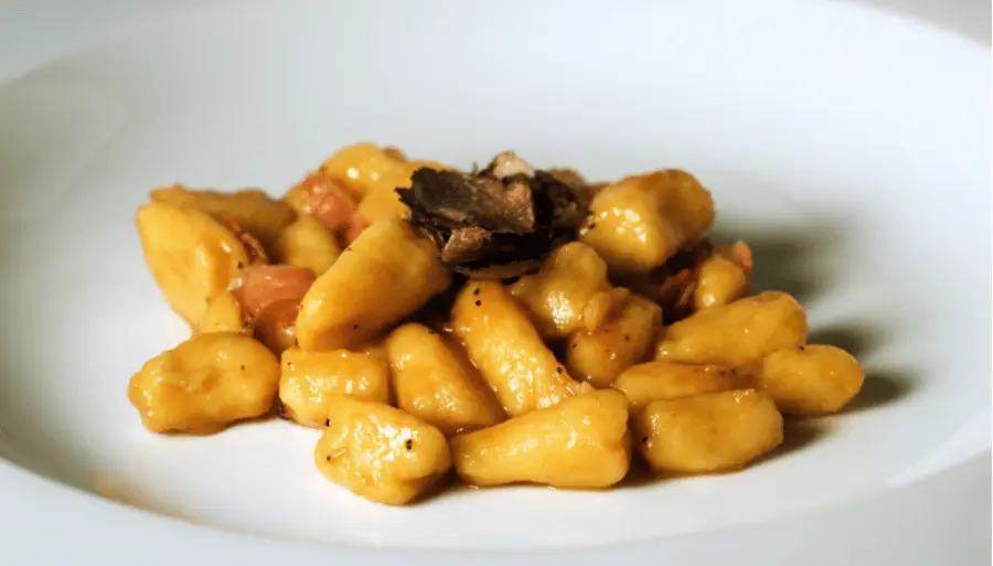 Come fare gli gnocchi fatti in casa, senza uova, senza patate