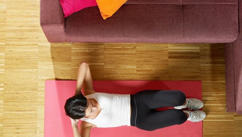 Come fare gli addominali bassi, alti e laterali in casa