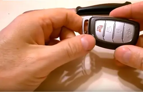 Come sostituire batteria del telecomando della Hyundai Tucson